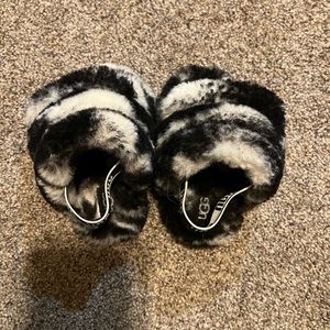 Ugg black and white slippers. Infant size 4/5. Great condition